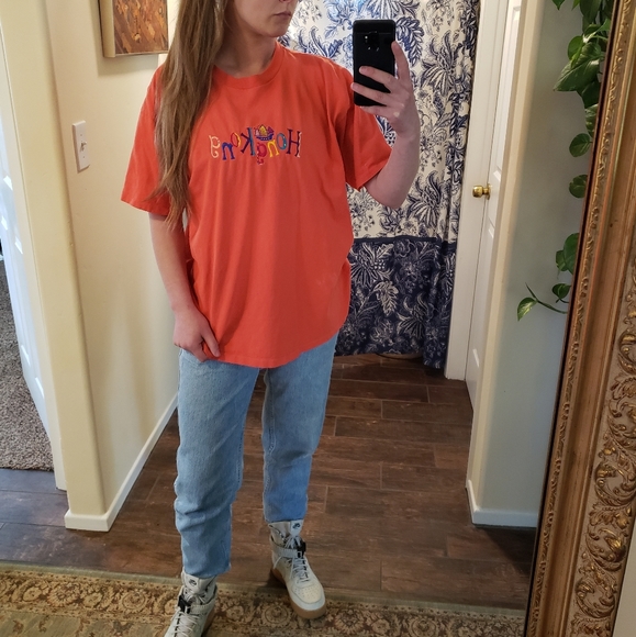 Vibrant Vintage Embroidered Hong Kong Shirt - Picture 4 of 11